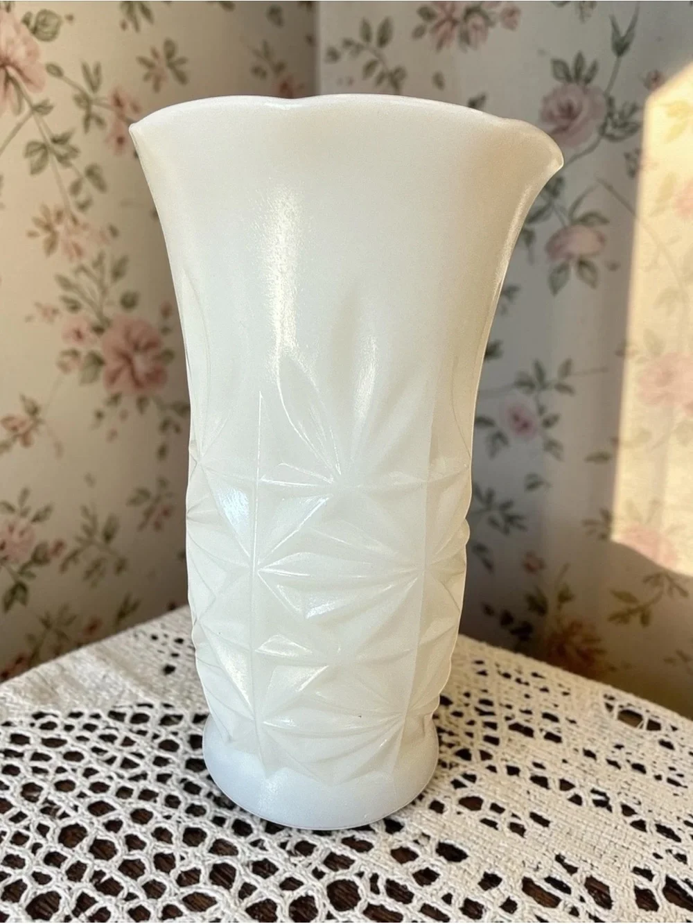 Vintage Hazel Atlas Milk Glass Starburst Vase MCM Scalloped Rim 5.75”